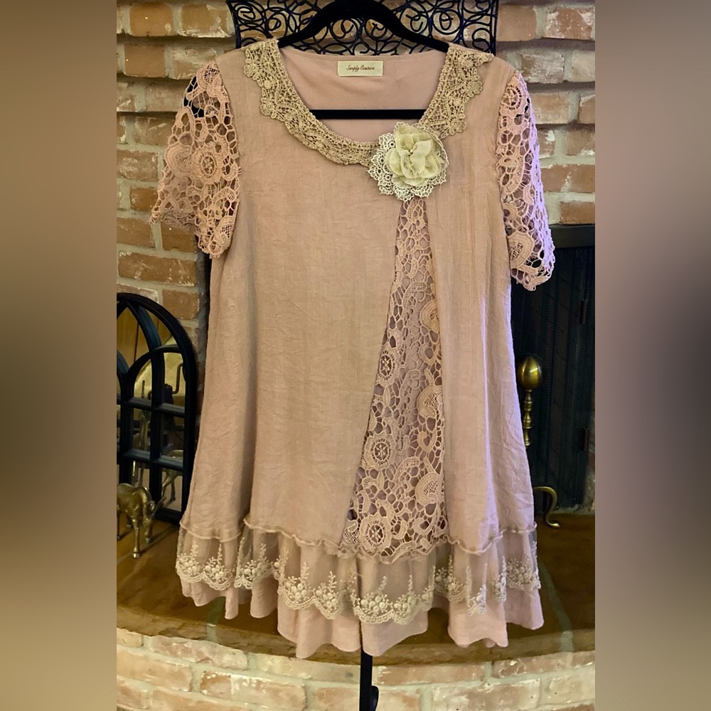🎀Simply Couture Crochet And Lace Ruffled Top